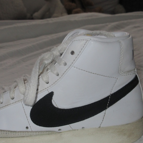 Nike Blazers Women’s - Picture 4 of 5